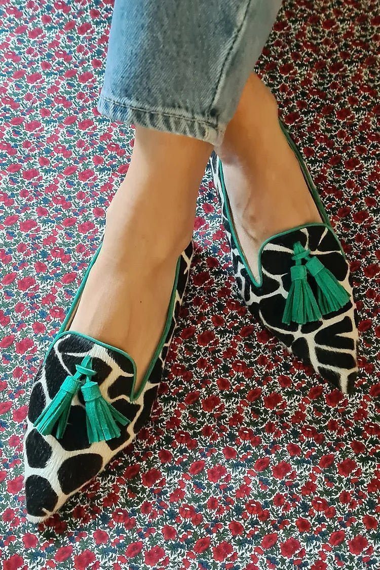 Capri | Pointed Loafer With Giraffe Print And Green Fringes - Barbara & Benjamin